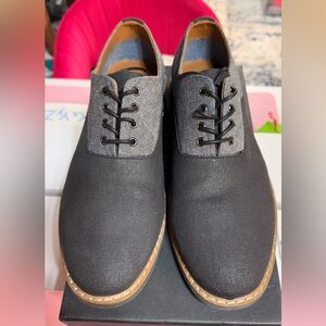 Mens Black and Gray Lace-Up Shoes